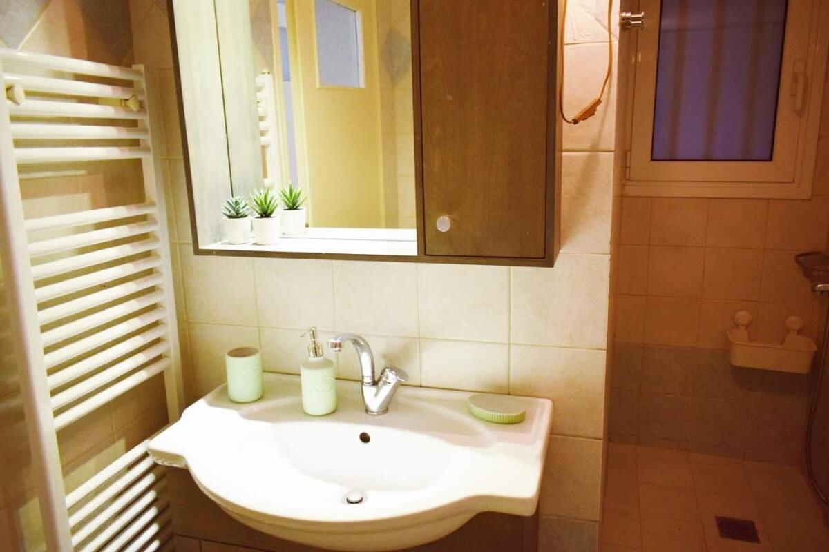 Stylish Apt In The Historic Heart Of The City Athens Ngoại thất bức ảnh